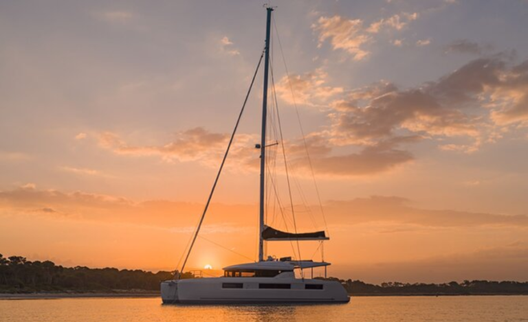 Romantic Sunset Boat Cruises In Athens for Couples